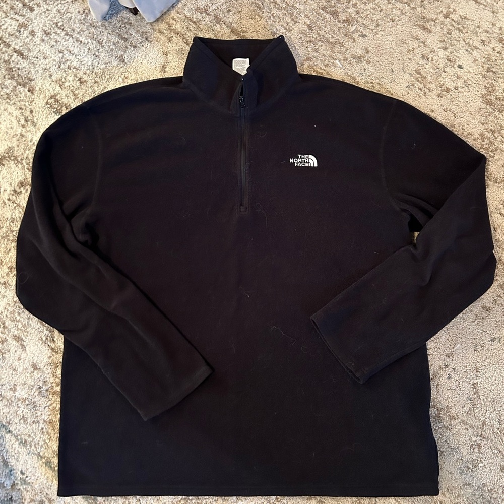 The North Face men’s lightweight fleece pullover